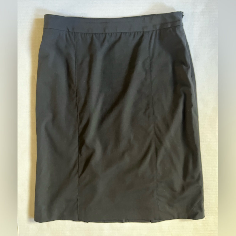 Theory black skirt lightweight wool blend side zip double slit vent size 4 work